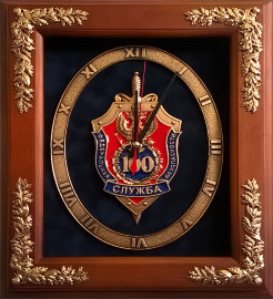 Настенные часы "100 лет ФСБ" в деревянной раме - chasy_100_let_fsb_derevyannaya_rama.jpg