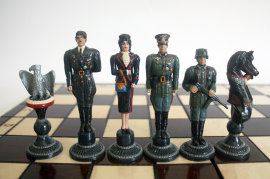 Шахматы "Великая Отечественная" - 1944.jpg