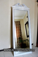 Зеркало напольное в деревянной раме с резьбой