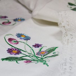 Льняная скатерть Инна с винтажной вышивкой Полевые цветы, 4 шт - redkij-buket-4-sh6.jpg