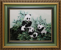 панды в бамбуковой роще
