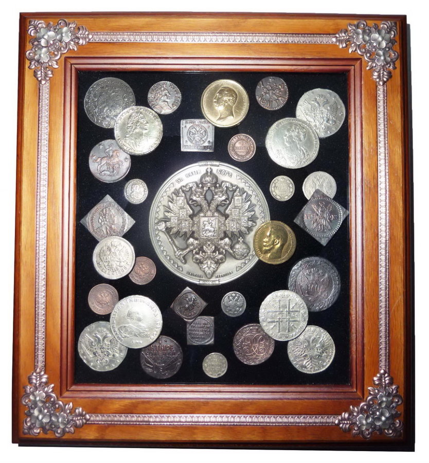 Пятистами монетами. Панно с монетами. Панно из старинных монет. Коллекция монет. Сувениры из старых монет.