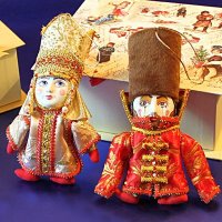 Две куклы Боярин и Боярыня в подарочной коробке с бантом