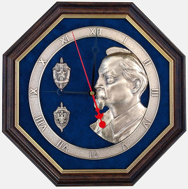 Настенные часы "Феликс Дзержинский" - relief96.jpg