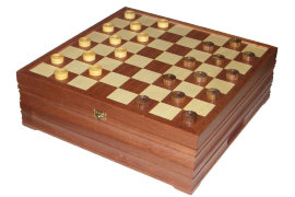 Большой игровой набор из красного дерева: шахматы, шашки, нарды, домино, карты, кости, покерные фишки - CIMG8338_enl.JPG